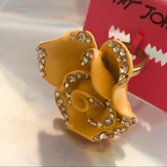 Yellow rose vintage Betsey Johnson ring crystal rhinestone pinup rockabilly doll - Picture 6 of 6